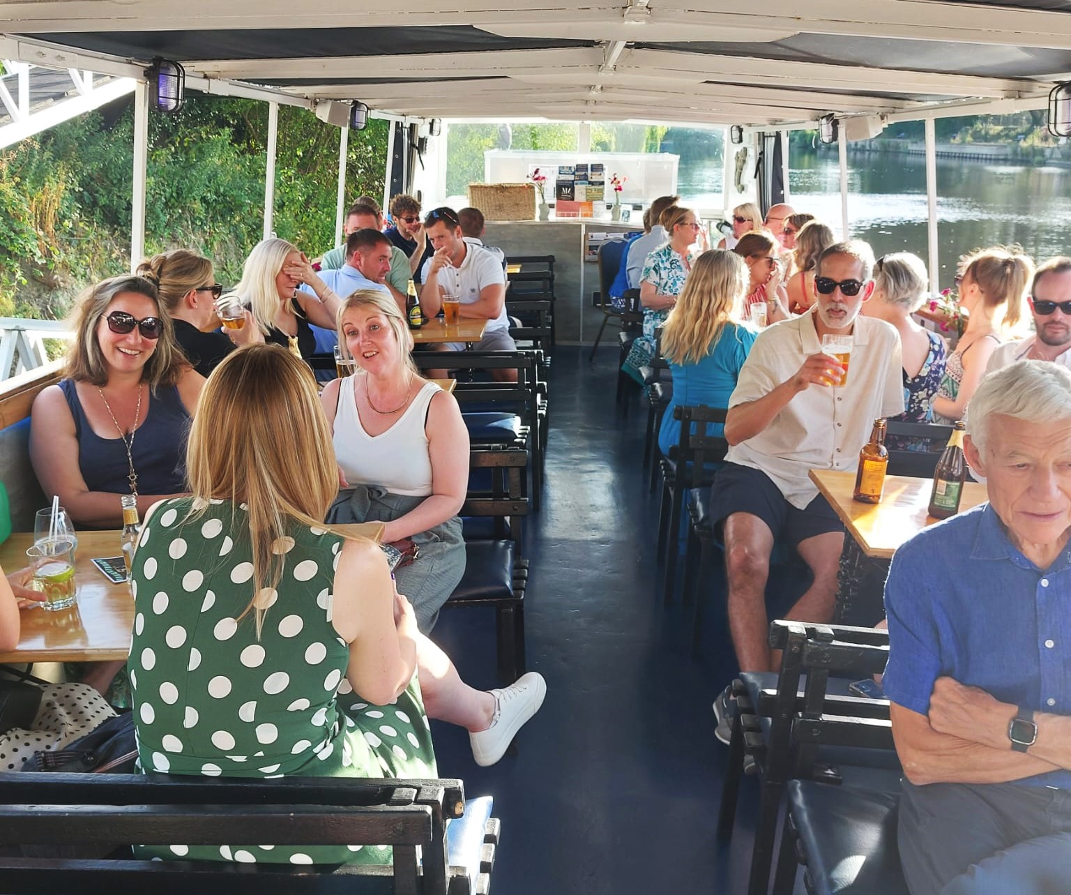 A_relaxed_evening_of_networking_on_Sabrina_Boat.jpg